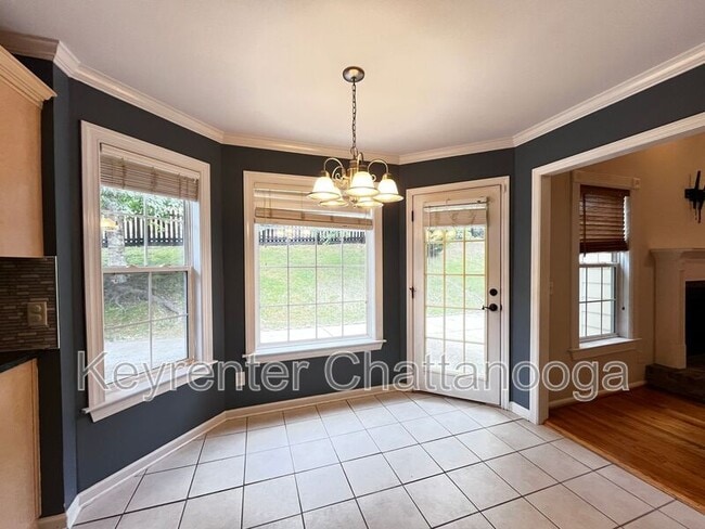 Building Photo - 5775 Crooked Creek Dr