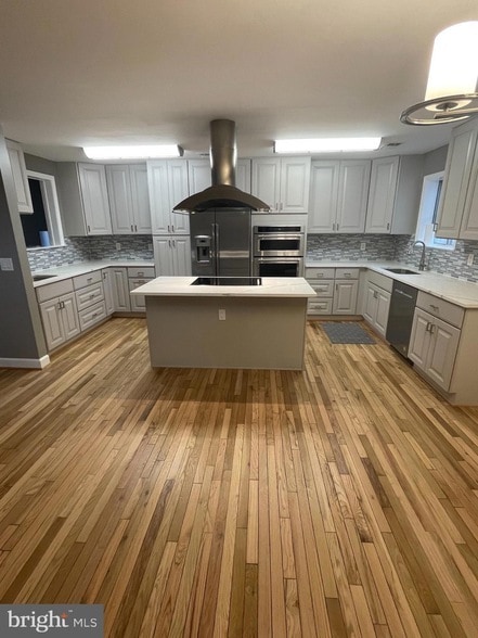 Building Photo - 8012 Merry Oaks Ct