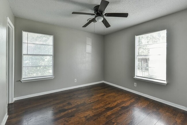 Building Photo - 4-Bedroom Home in the Heart of Killeen
