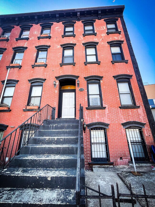 Building Photo - 559 Communipaw Ave