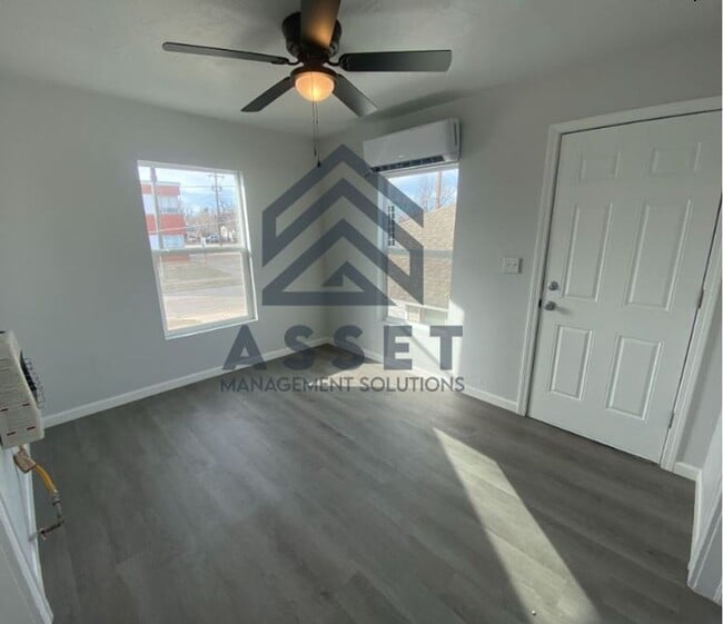 Building Photo - Modern 1-Bedroom Apartment with Thoughtful Design