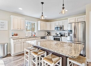 Building Photo - Rent this 5 bedroom house in Timberline Ac...