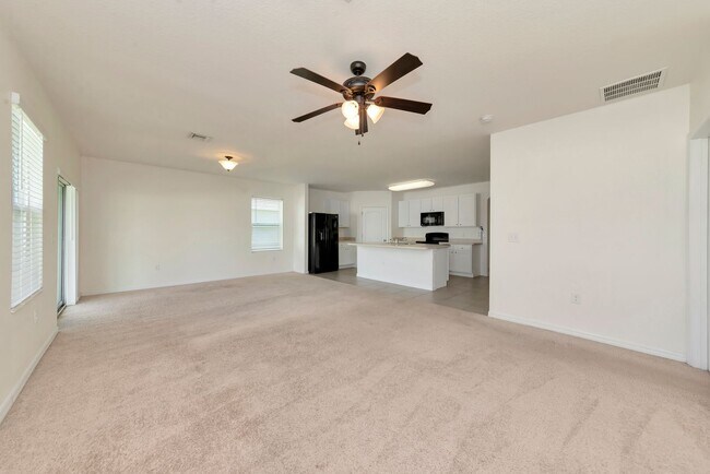 Building Photo - Annual Unfurnished Rental