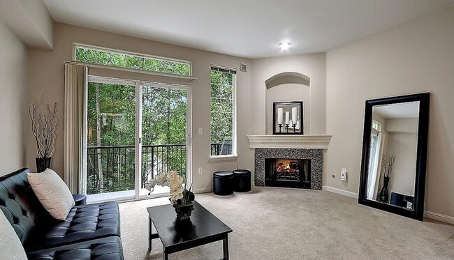 Building Photo - Gorgeous Townhouse in the Heart of Kirkland W/ Community Fitness Center & Hot Tub!