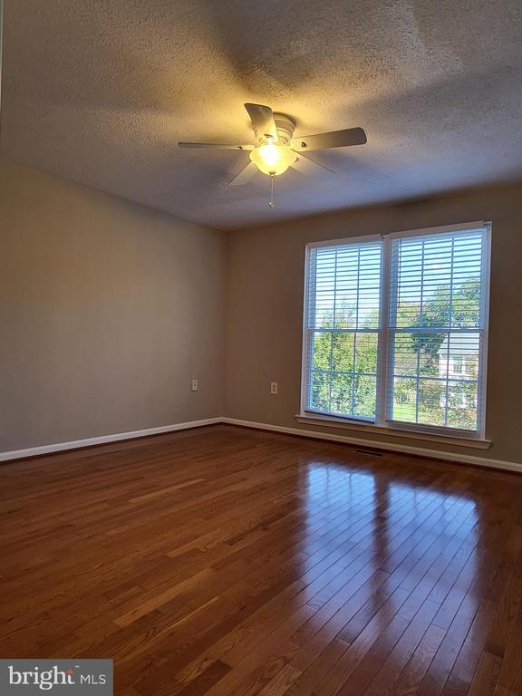 Building Photo - 805 Cattail Ln NE