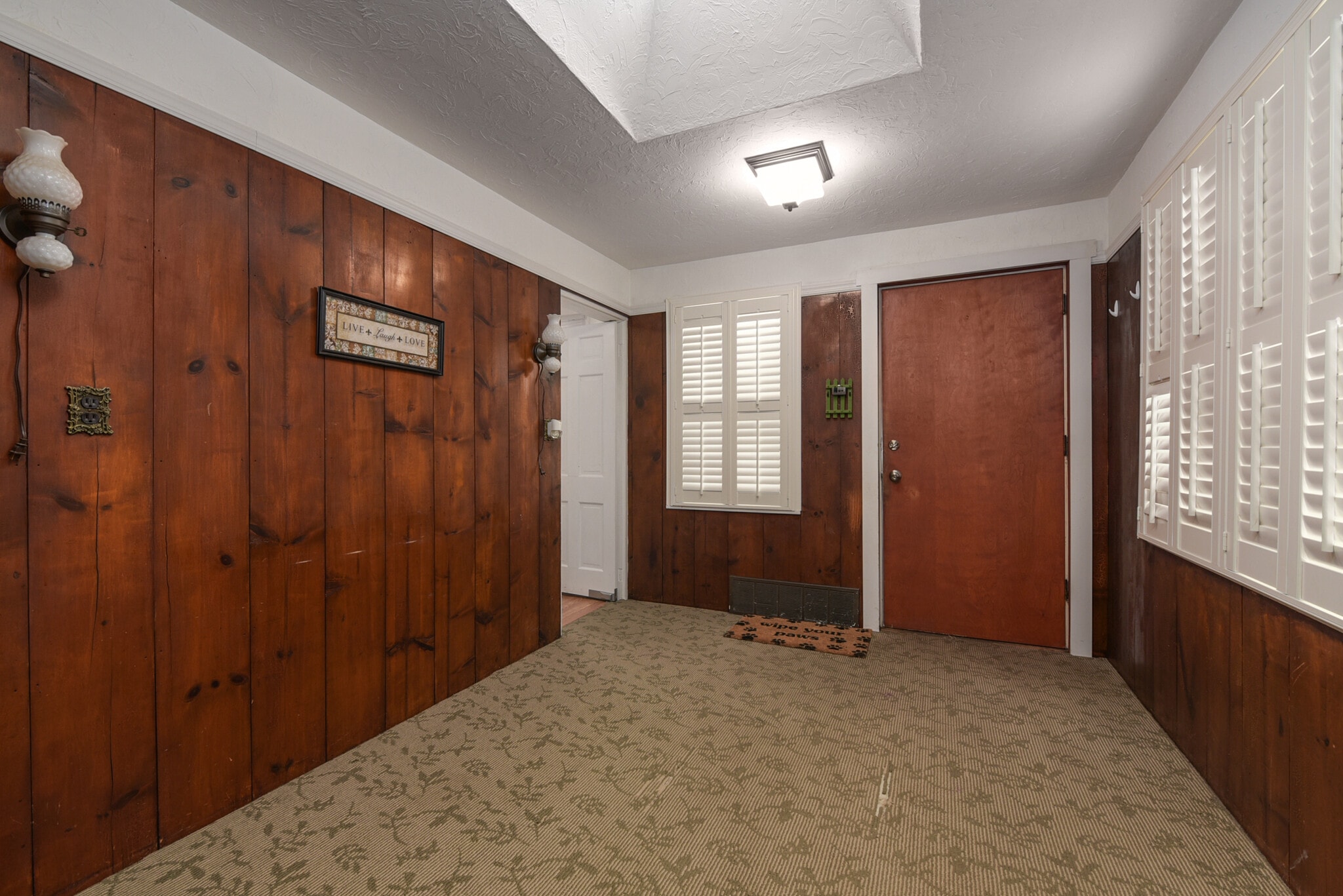 Building Photo - 247 E 248th St