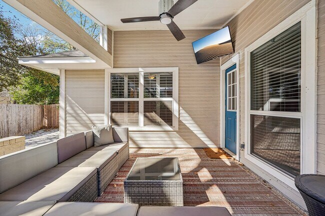 Building Photo - 127 Terrace Ln