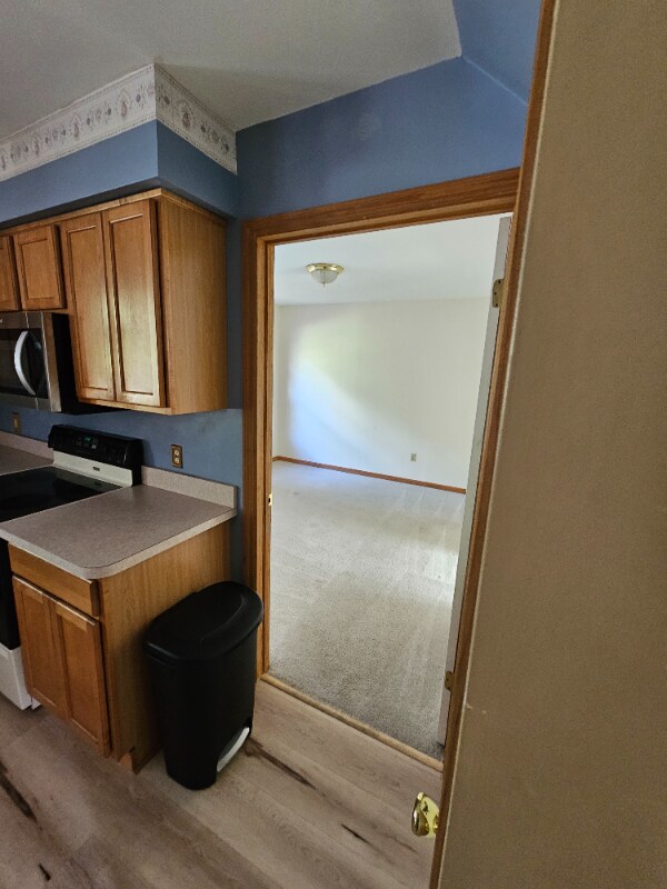 Building Photo - 120 Kayaderosseras Dr