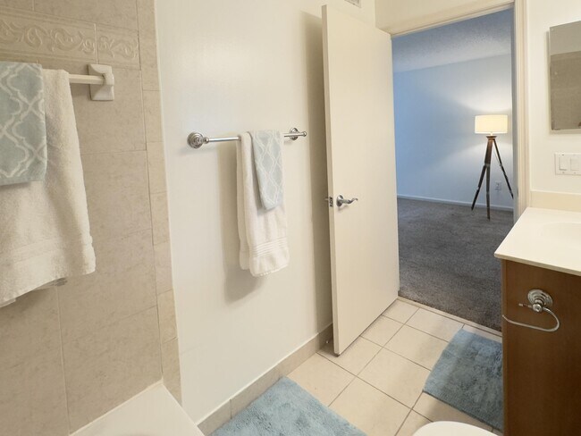 Building Photo - 1000 Crystal Way