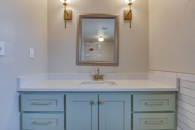 Building Photo - Updated one bed/one bath near Linwood in OKC