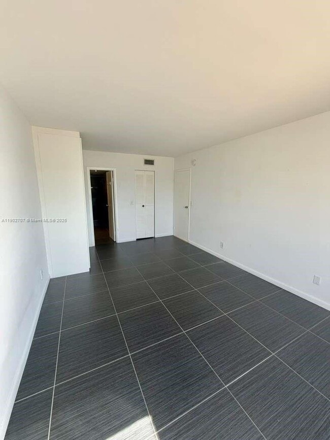 Building Photo - 13499 Biscayne Blvd