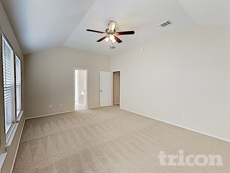 Building Photo - 9715 Haleys Comet Cir