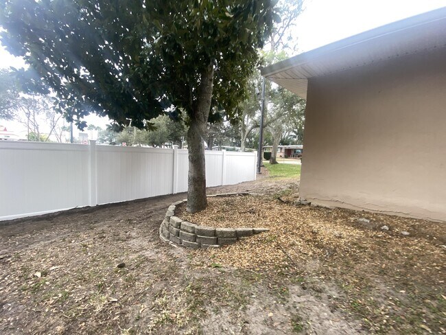 Building Photo - 2275 Granada Dr