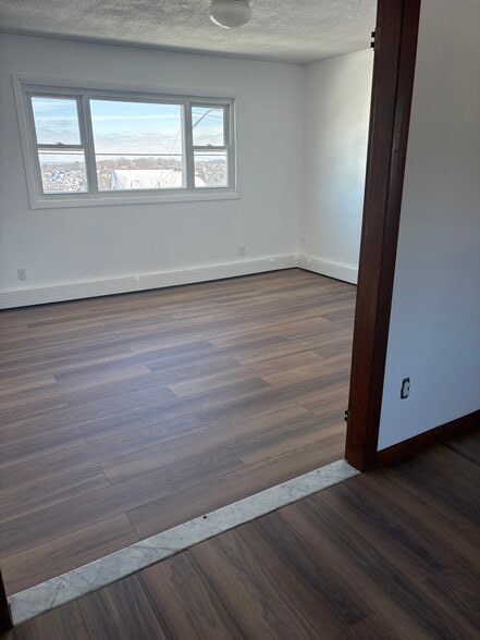 Building Photo - 64 Perkins St