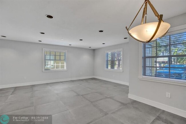 Building Photo - 902 Mandarin Isle