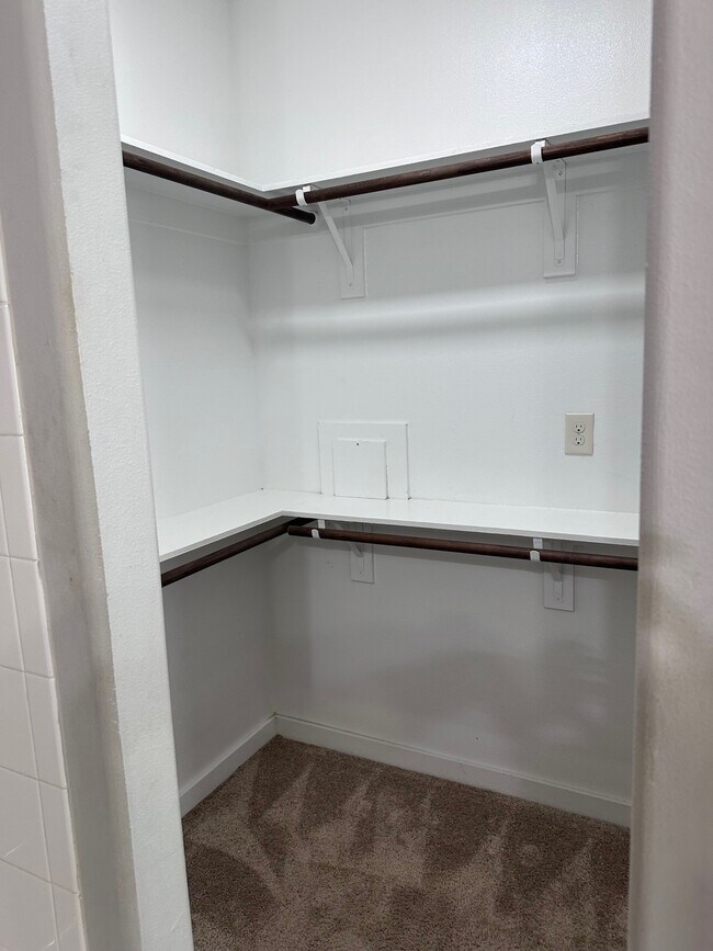 Building Photo - 5820 Bryan Pkwy