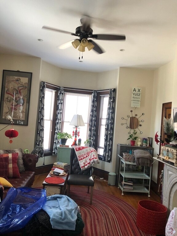 Building Photo - 27 Warren Ave