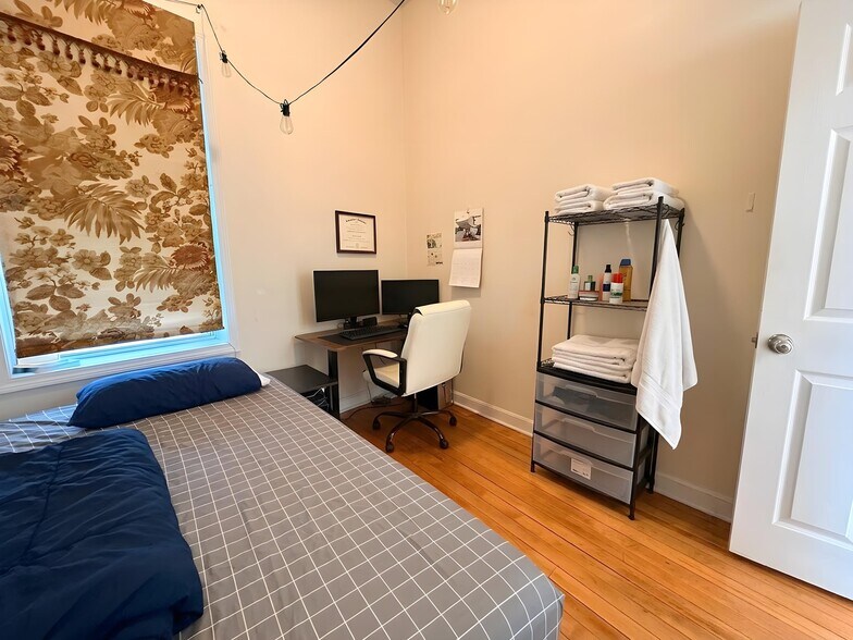 Building Photo - 11 Vancouver St