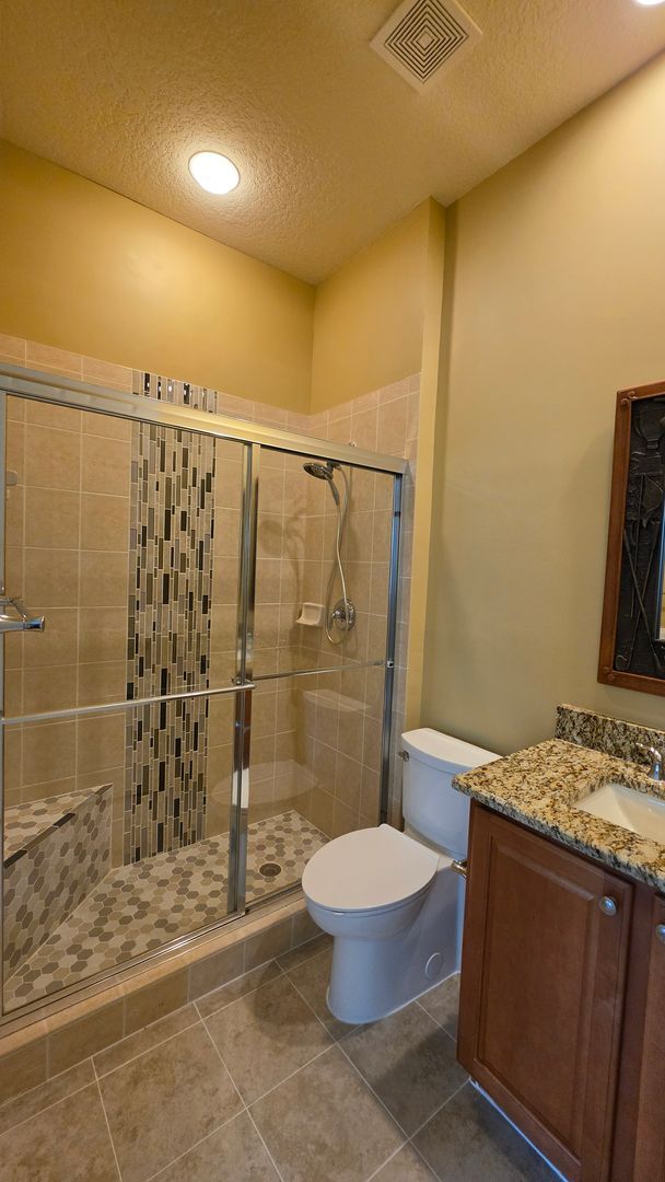 Building Photo - 3 bedroom 3 bathroom 2 car garage townhome in Mission Inn.