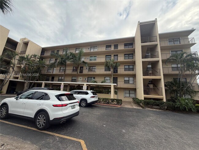 Building Photo - 896 N Federal Hwy