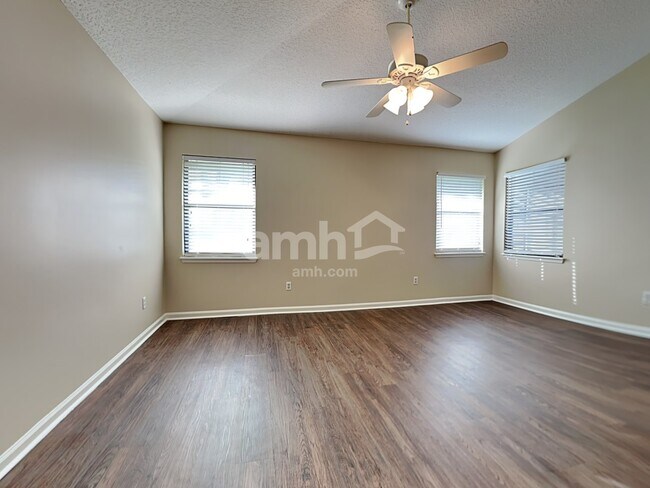 Building Photo - 7602 Putters Cove Dr