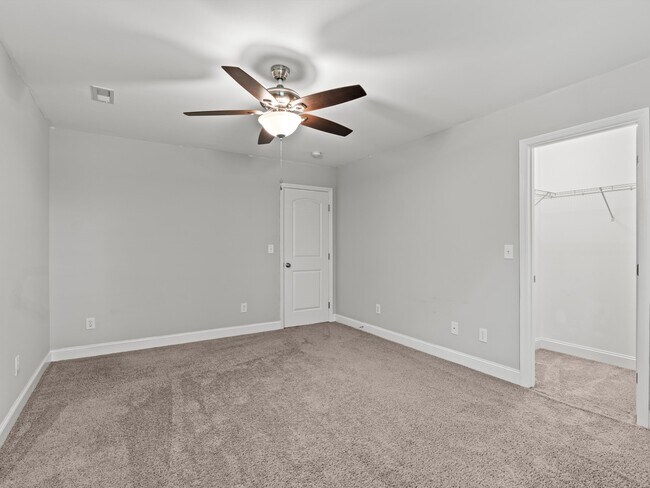 Building Photo - 114 Summer Pointe Ln NW