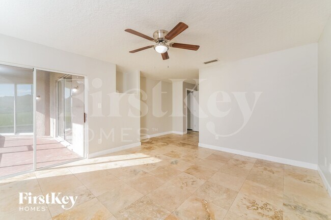 Building Photo - 3600 Molona Dr