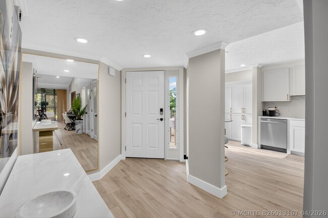 Building Photo - 7455 Glendevon Ln