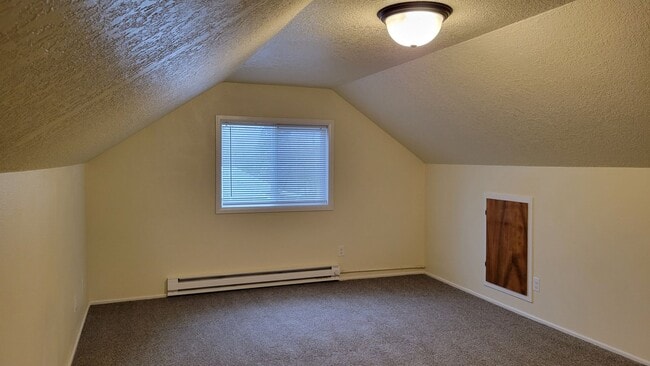 Building Photo - Beautiful 3 bed 2 bath in Springfield with...