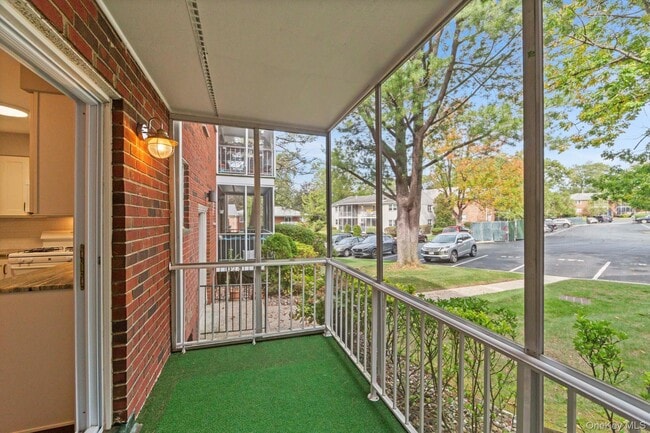 Building Photo - 106 Yorkshire Dr