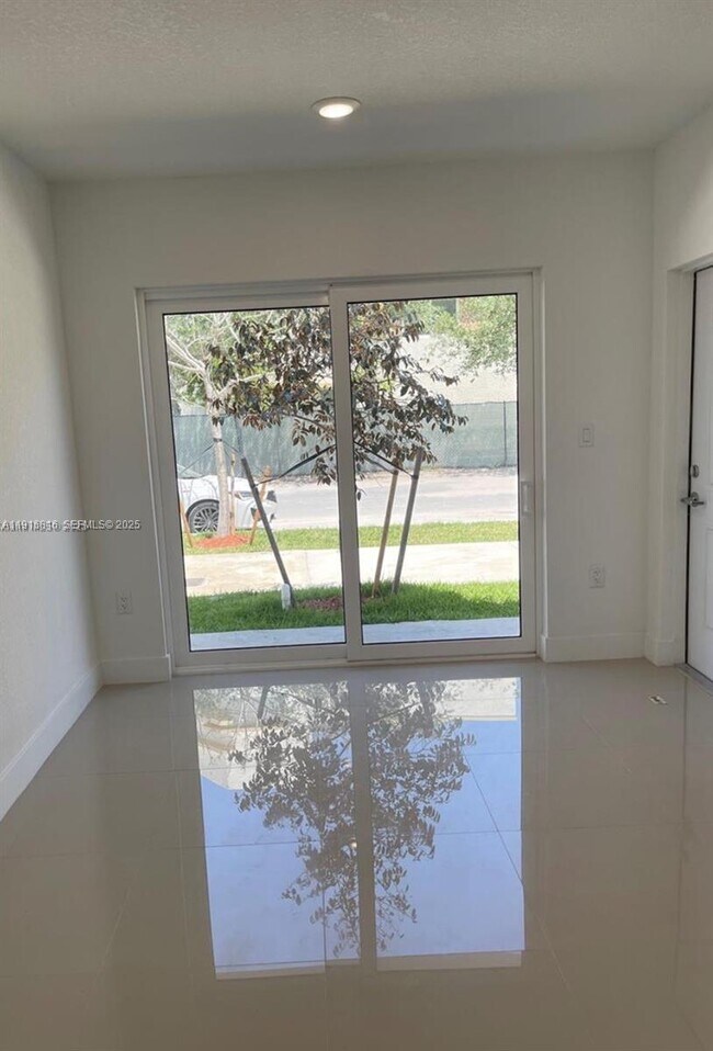 Building Photo - 25842 SW 144th Ave