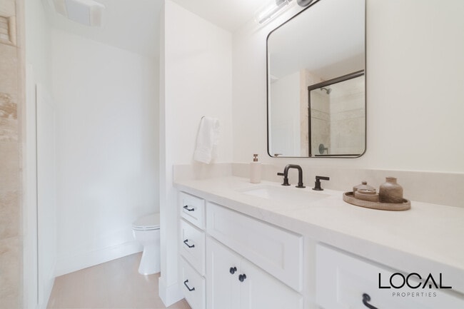 Building Photo - 801 N Rios Ave