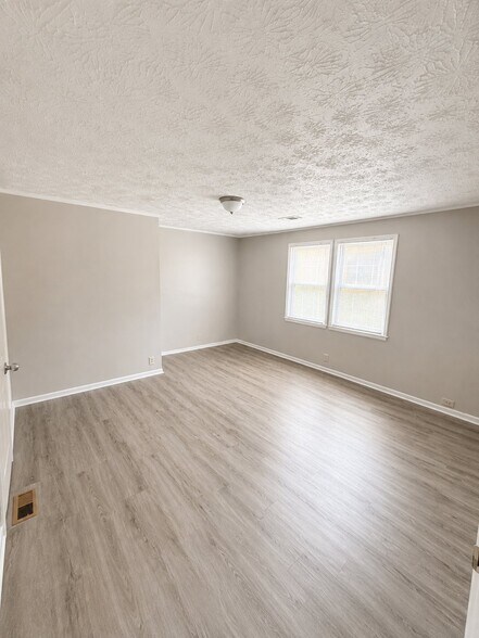 Building Photo - 826 Fort Hill St