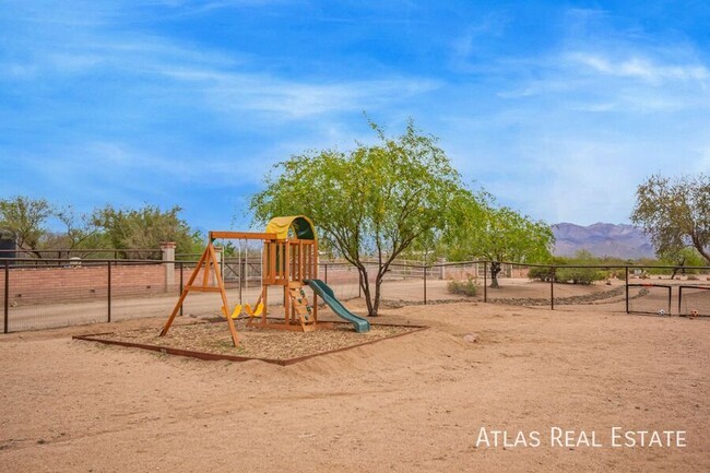 Building Photo - 15532 E Palo Brea Ln