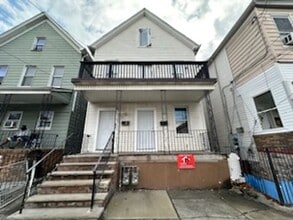 Building Photo - 532 Livingston St