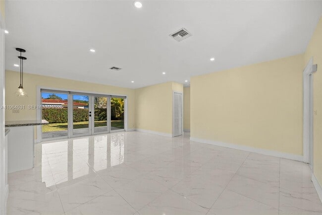 Building Photo - 6851 SW 48th Terrace