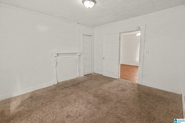 Building Photo - 220 Avenue Z