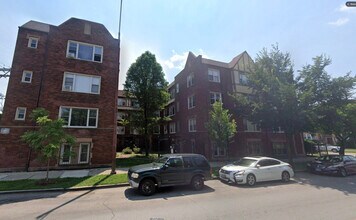 Building Photo - 817 W 83rd St