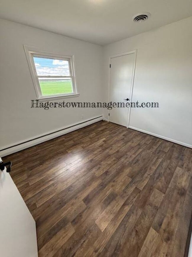 Building Photo - Greencastle - 3 BR Rancher