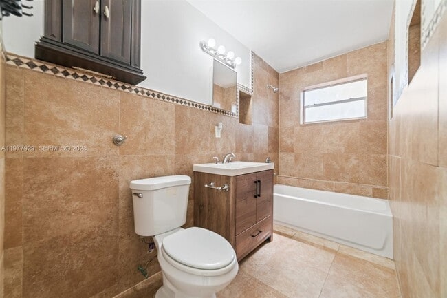 Building Photo - 16170 NE 18th Pl