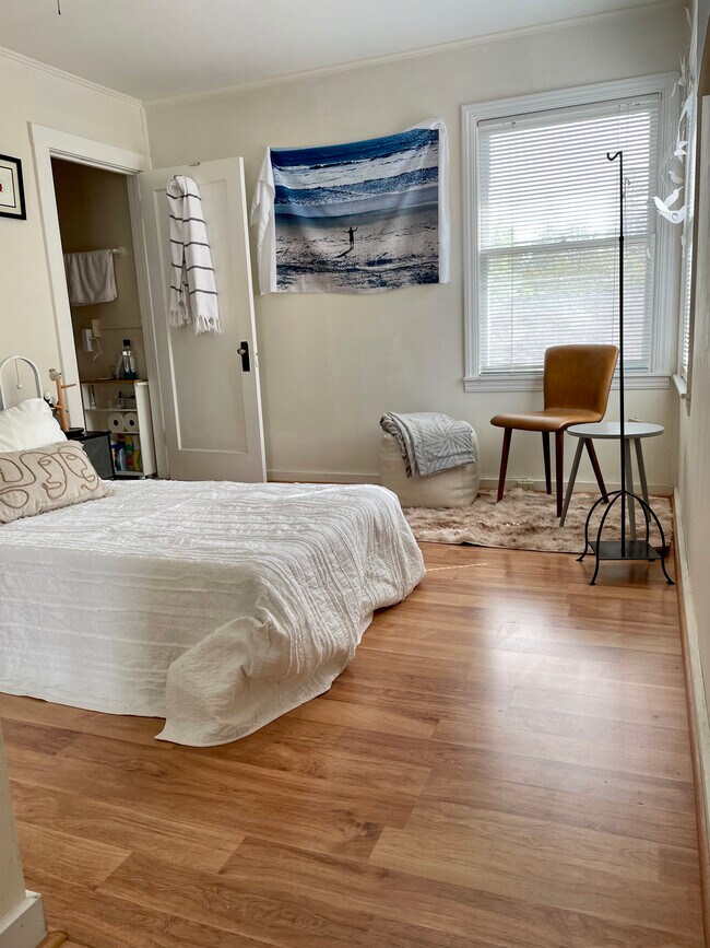 Building Photo - 965 Cowper St