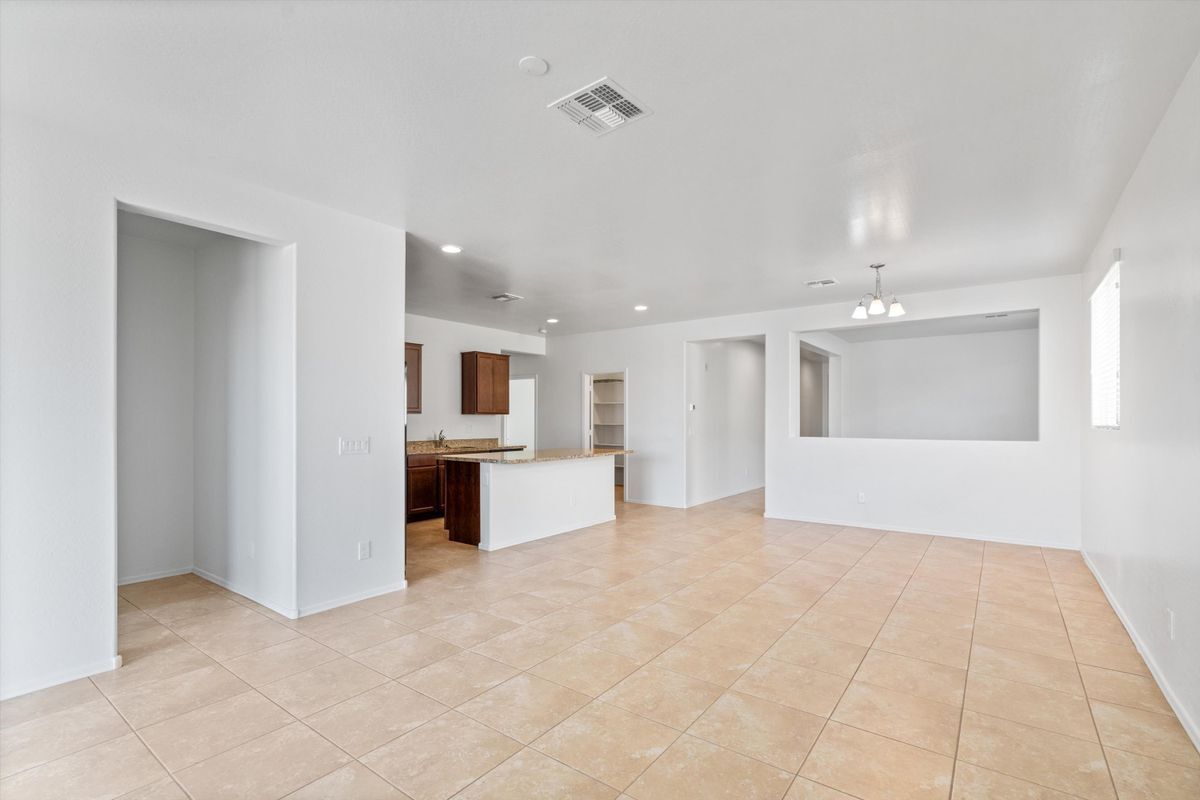 Building Photo - 15821 W Mauna Loa Ln
