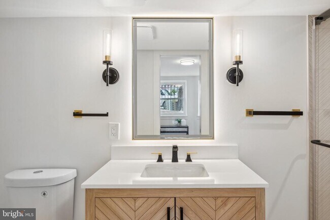 Building Photo - 1614 Kilbourne Pl NW