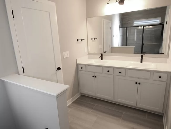 Building Photo - Charming 4 beds 3 baths in Powell!