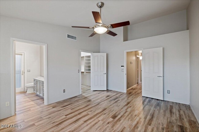 Building Photo - 5623 E Gelding Dr