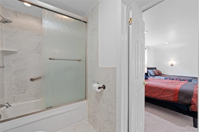 Building Photo - 46 Crown St