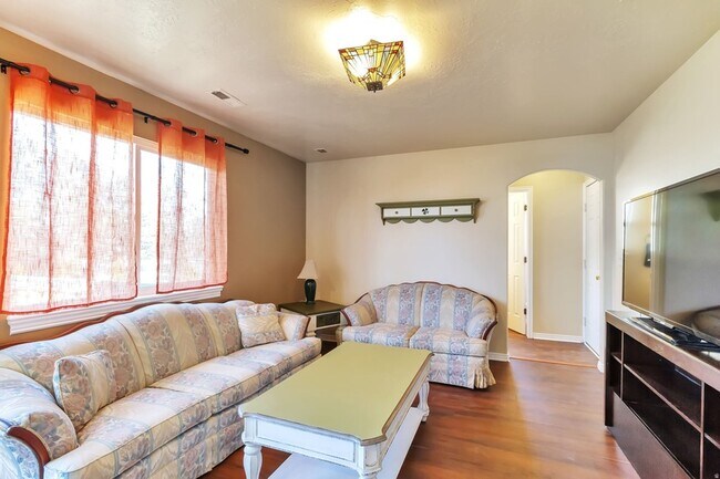 Building Photo - 5789 S 3500 W