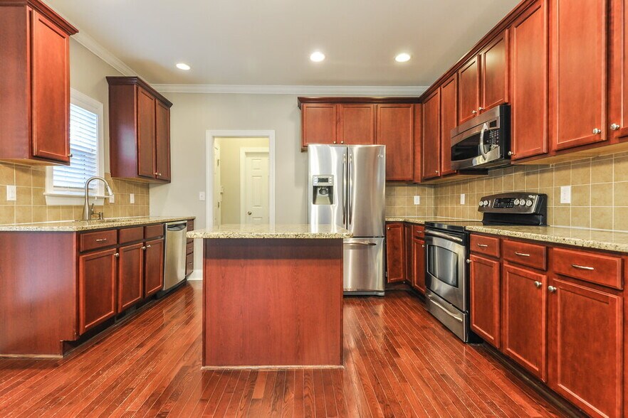 Building Photo - 308 Nelson Ln