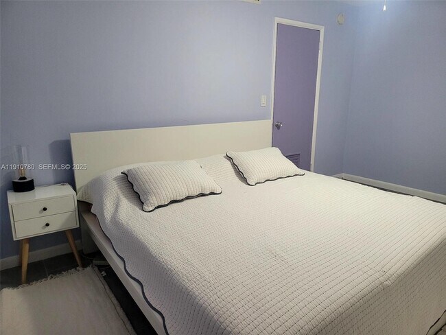 Building Photo - 1750 E Las Olas Blvd