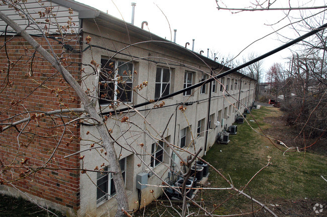 Building Photo - Oreland Station Apartments